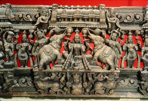 गाटा लक्ष्मी, अच्छे भाग्य और प्रचुरता (लकड़ी) की देवी