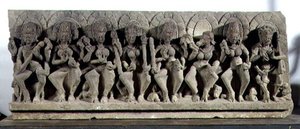 शिव और सात देवी देवताओं का चित्रण, गुर्जर-प्रतिहार वंश, इलाहाबाद (पत्थर) द्वारा इंडियन स्कूल