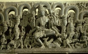 त्रिमूर्ति का चित्रण करने वाला लिंटेल: शिव, ब्रह्मा और विष्णु, वारंगल, काकतीय द्वारा इंडियन स्कूल