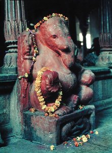 हाथी भगवान, गणेश (चित्रित पत्थर) द्वारा इंडियन स्कूल