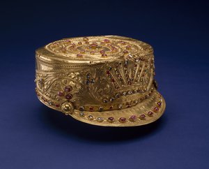 किंग्स क्राउन, बुएलेंग रीजेंसी, बाली, c.1890 (सोना, माणिक, नीलम, हीरे और हीरे) द्वारा इंडोनेशियाई स्कूल