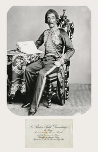 राडेन सालेह और उनके कॉलिंग कार्ड का चित्र, c.1850-70 (bw फोटो और उत्कीर्णन)