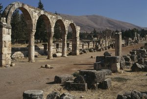 एक गली और एक उपनिवेश का दृश्य, उमय्यद काल (661-750) द्वारा इस्लामी स्कूल