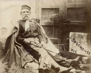 1862 में घायल पैर के साथ एस्प्रोमोंटे में ग्यूसेप गैरीबाल्डी द्वारा इतालवी फोटोग्राफर