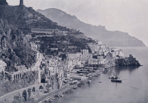 इटली: अमाल्फी (बी/डब्ल्यू फोटो) द्वारा इतालवी फोटोग्राफर