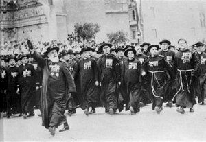 1931 में रोम में परेड, चर्च के निकाय से पहले। द्वारा इतालवी फोटोग्राफर