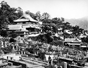 चिकुगो-माची, नागासाकी में होरेनजी मंदिर का कब्रिस्तान, c.1860-80 द्वारा जापानी फोटोग्राफर