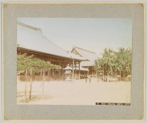 पश्चिम होंगानजी मंदिर, क्योटो, जापान (हाथ से रंगा हुआ b/w फोटो) द्वारा जापानी फोटोग्राफर