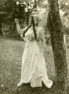 ग्रेस डफी बॉयलान लेखक, c.1905-17 द्वारा जेसी टार्बो बील्स