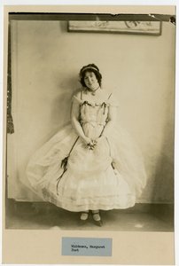 मार्गरेट विडेमर, कवि, c.1915-25 (जिलेटिन सिल्वर फोटो) द्वारा जेसी टार्बो बील्स