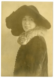 मार्गरेट विडेमर, कवि, c.1915-25 (जिलेटिन सिल्वर फोटो) द्वारा जेसी टार्बो बील्स