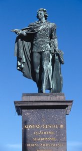 राजा गुस्ताव III की मूर्ति 1799 में राजा की याद में गढ़ी गई थी, जिसकी 1792 में हत्या कर दी गई थी, गमला स्टेन (द ओल्ड टाउन), स्टॉकहोम, स्वीडन (फोटो)
