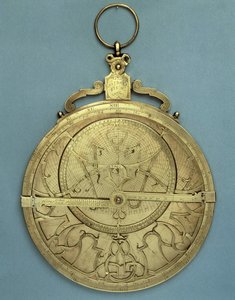 खगोलीय उपकरण: जोहान्स स्टॉफ़लर (स्टॉफ़लर) (1452-1531) द्वारा बनाया गया एक एस्ट्रोलैब, 16 वीं शताब्दी में बनाया गया था। पेरिस, ब्रिएक्स संग्रह द्वारा जोहान्स स्टोफ़लर
