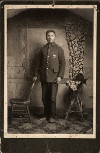 जॉन हिंशाका, चेरी क्रीक, दक्षिण डकोटा, 1890 (एल्बम प्रिंट) द्वारा जॉनसन ब्रदर्स