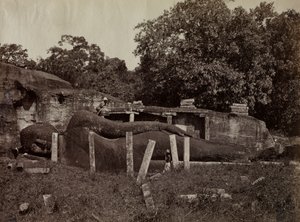 बुद्ध का परनिर्वाण, गल विहार, पोलोन्नारुवा, सीलोन, 1870-1871। द्वारा जोसेफ लॉटन