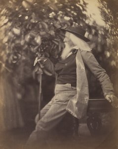 चार्ल्स हे कैमरन, एस्क।, मीठे पानी में उनके बगीचे में, 1865-67। द्वारा जूलिया मार्गरेट कैमरून