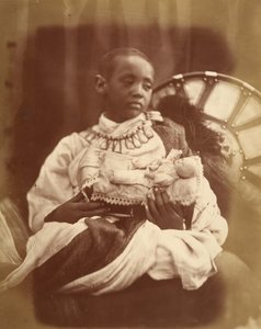 Déjatch Alámayou, राजा थिओडोर के बेटे, जुलाई 1868। द्वारा जूलिया मार्गरेट कैमरून