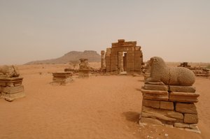  द्वारा केनेथ गैरेट