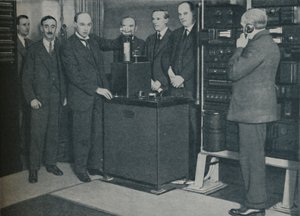 द न्यू मैजिक: वायरलेस एंड अनसेकेबल टेलीफोन द्वारा चित्र भेजना, c1935 द्वारा कीस्टोन व्यू कंपनी