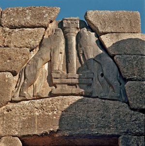 शेरों का द्वार: पेलोपोनिस (1500-1100 ईसा पूर्व) ग्रीस में प्राचीन शहर माइसीन का स्थल द्वारा स्वर्गीय नरककालीन अवधि
