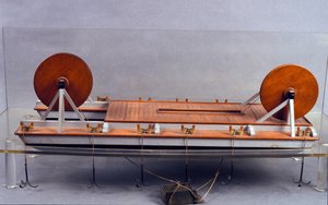 रिवर ड्रेज, लियोनार्ड डी विंची (लियोनार्डो दा विंची) का मॉडल (1452 - 1519)। विज्ञान और प्रौद्योगिकी संग्रहालय, मिलान। द्वारा लियोनार्डो दा (बाद में) विंसी