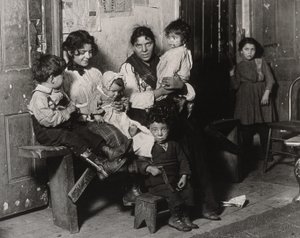 हूल हाउस, शिकागो, 1910 के पास एक इतालवी घर द्वारा लेविस विक्स हाइन