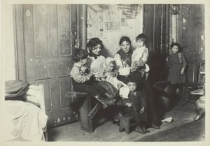  द्वारा लेविस विक्स हाइन