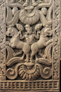 पश्चिमी प्रवेश द्वार पर राहत, महान स्तूप, सांची (यूनेस्को विश्व विरासत सूची .) द्वारा अज्ञात अज्ञात