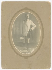 स्कूल जाते हुए आमोस हार्पर की तस्वीर, सीए। 1910. द्वारा लूसियस हार्पर