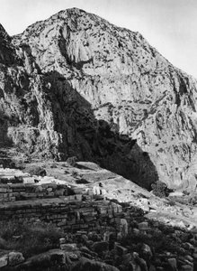 डेल्फी और फ़ेडरिड्स ऑन माउंट पर्नासस, ग्रीस, 1937। द्वारा मार्टिन हर्लिमैन