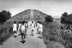 मैराथन का टूमुलस, 1937, ग्रीस। द्वारा मार्टिन हर्लिमैन