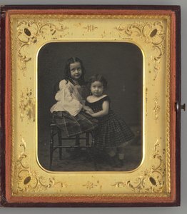 दो लड़कियों का शीर्षक रहित पोर्ट्रेट, 1861। द्वारा मैथ्यू ब्रैडी