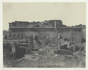 रियर फ़ेकेड, ग्रेट टेंपल ऑफ़ डेंडेरा ट्यूटाइरेस, अपर मिस्र, 184951, 1852 मुद्रित। द्वारा मैक्सिम डू कैंप