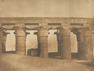 लक्सर, थेब्स, 1849-50 में, अमेनहोटेप III के महल का महान स्तंभ। द्वारा मैक्सिम डू कैंप