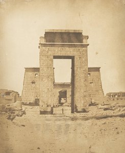 कर्नाक, थेब्स, 1849-50 में खोन्स के मंदिर से प्रोपाइलॉन।