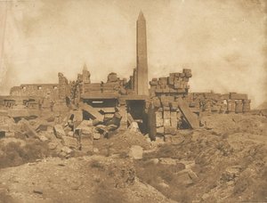कर्णक के महल के खंडहर - अभयारण्य के अंत से लिया गया दृश्य, 1849-50। द्वारा मैक्सिम डू कैंप