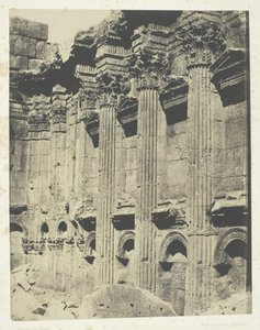 बालबेक हेलियोपोलिस में बृहस्पति का मंदिर, नाओस, सीरिया का आंतरिक भाग, 184951, 1852 मुद्रित। द्वारा मैक्सिम डू कैंप