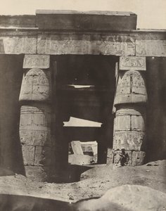 थेब्स: कर्णक, खोन्स के मंदिर का पोर्टिको, 1850। द्वारा मैक्सिम डू कैंप