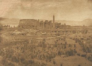 कर्नाक के महल के अवशेषों का पूर्व से लिया गया सामान्य दृश्य - थेब्स, 1849-50। द्वारा मैक्सिम डू कैंप