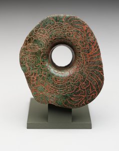 प्रिंसिपल बर्ड देवता की उत्कीर्ण छवि के साथ इफ्लेयर, c.300-500 (जेडाइट) द्वारा माया मय