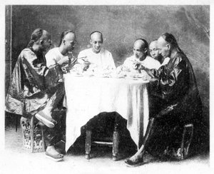 रात के खाने का समय, हांगकांग, चीन, c1900s। द्वारा मी चेउंग