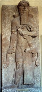 मेसोपोटामिया: "" एक शेर को महारत हासिल करने वाली सरगोन की मूर्ति"" ने कहा "" गिलगमेश "" कोर्ट खोरसाबाद (खुनसाबाद) 8 वीं शताब्दी। पेरिस, लौवर संग्रहालय