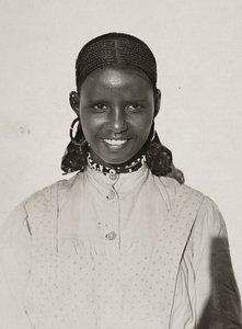 फासीवादी युग में 'बिल्डिंग ए एम्पायर': एबिसिनियन गर्ल, 09/05/1936 (बी/डब्ल्यू फोटो) द्वारा मोडेस्टिनो बाल्डिनेटी