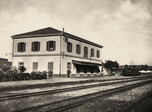 फासीवादी युग में 'बिल्डिंग ए एम्पायर': अस्मारा का रेलवे स्टेशन, 09/05/1936 (बी/डब्ल्यू फोटो) द्वारा मोडेस्टिनो बाल्डिनेटी