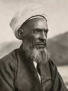फासीवादी युग में 'बिल्डिंग ए एम्पायर': ए मुस्लिम चीफ, 09/05/1936 (बी/डब्ल्यू फोटो) द्वारा मोडेस्टिनो बाल्डिनेटी