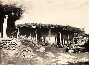 फासीवादी युग में 'बिल्डिंग ए एम्पायर': एबिसिनियन हाउस एट एडम, 09/05/1936 (बी/डब्ल्यू फोटो) द्वारा मोडेस्टिनो बाल्डिनेटी