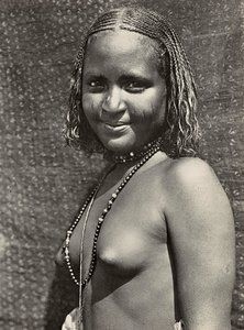 फासिस्ट युग में 'बिल्डिंग ए एम्पायर': एक हबाब गर्ल, 09/05/1936 (बी/डब्ल्यू फोटो)