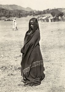 फासीवादी युग में 'बिल्डिंग ए एम्पायर': एक हबाब महिला, 09/05/1936 (बी/डब्ल्यू फोटो) द्वारा मोडेस्टिनो बाल्डिनेटी