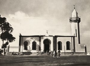 फासीवादी युग में 'बिल्डिंग ए एम्पायर': अस्मारा की मस्जिद, 09/05/1936 (बी/डब्ल्यू फोटो) द्वारा मोडेस्टिनो बाल्डिनेटी