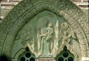 मैडोना एंड चाइल्ड, चर्च की खिड़की का विवरण, 1413-17 (पत्थर) बनाया गया द्वारा मोरवा स्कूल